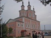 Сретенская надвратная церковь Свенского монастыря в Брянске.