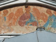 Фрагмент росписи на западном фасаде церкви Троицы Живоначальной в Толгоболе Ярославского района Ярославской области.