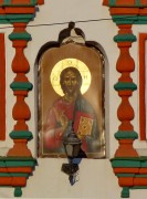 Спас, икона на западном фасаде колокольни церкви Николая Чудотворца в Хамовниках, Москва.
