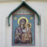 Мозаичный образ Иверской Божией Матери на северо-западном фасаде церкви Благовещения Пресвятой Богородицы в Туле.