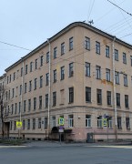 ������ ������� ������� ���������� ����������� �� ������� � ��������� ����� � �����-����������. �� ������ ����� ���������� ������� ������� ����������, � ���������� ��������� - ������� ����� ������ ������ ���� ��������� �������.