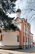 Церковь Матроны Московской в Любимовке, вид с северо-восточной стороны. Посёлок Тарасовка Пушкинского района Московской области.