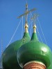 Главы церкви Троицы Живоначальной в Останкино (Москва).